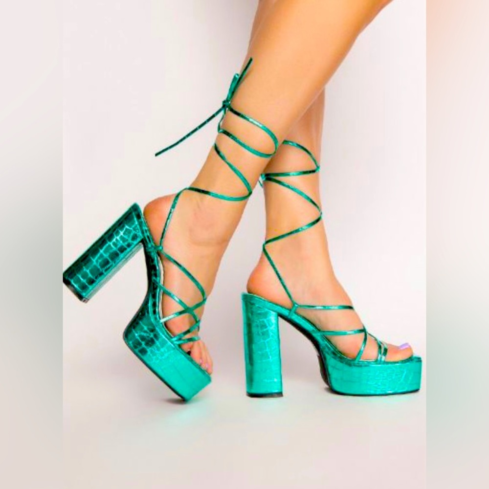 AZALEA WANG Push Your Limit Chunky Sandal in Green